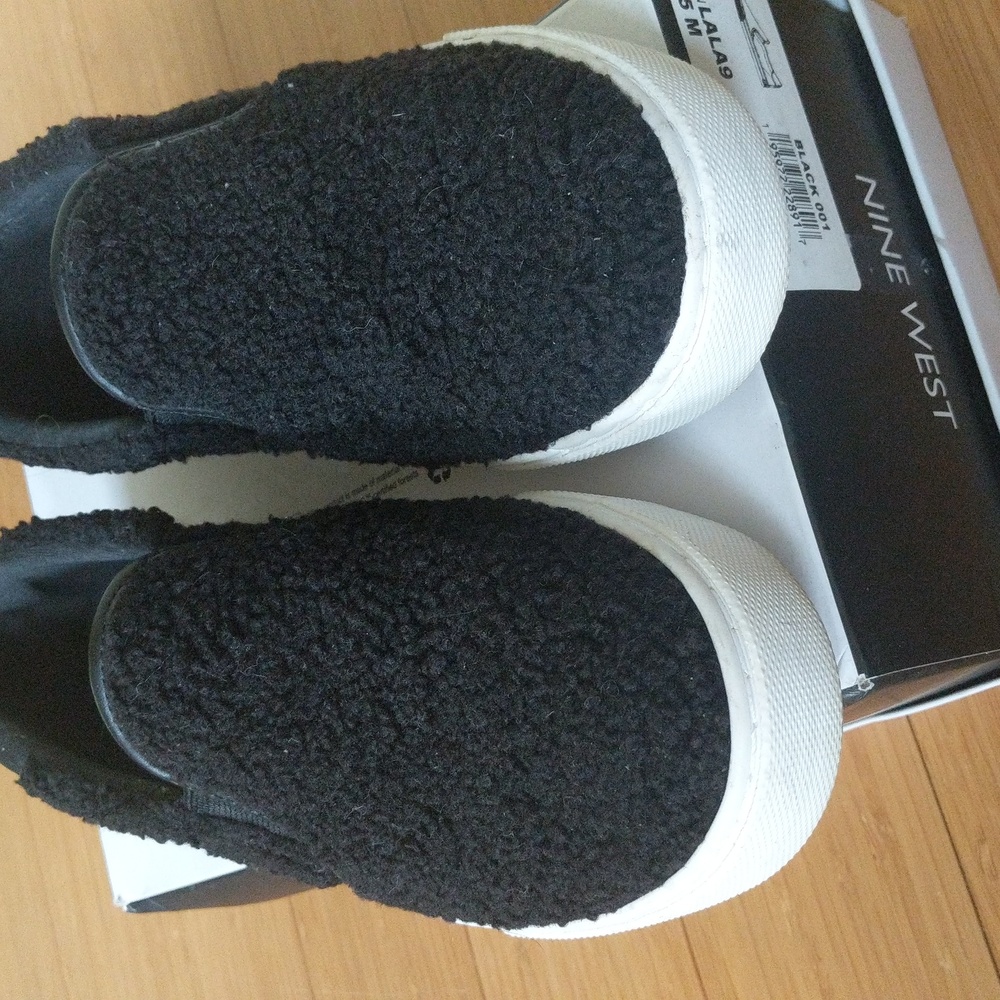 Slide on shoes - Picture 3 of 6